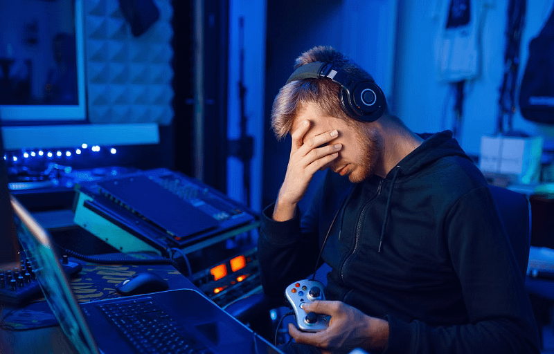 How to not be the loud gamer in your group 📣 1 Algoryte Untitled design 1